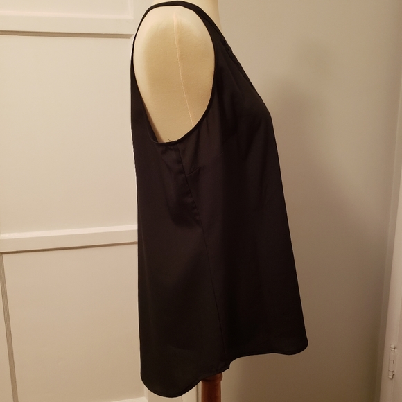 (#9) Beautiful New York & Co. Detailed Halter Top - Picture 3 of 7